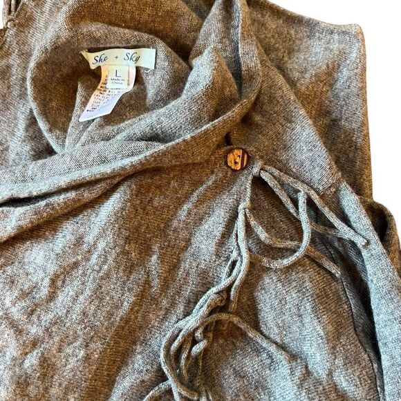 She + Sky Cowl Neck Fringe Cotton Blend Long Sleeve Poncho Sweater Gray Large - Picture 7 of 8